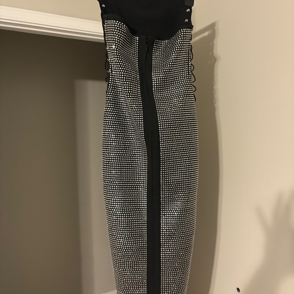 Fitter Black Dress - Picture 4 of 5